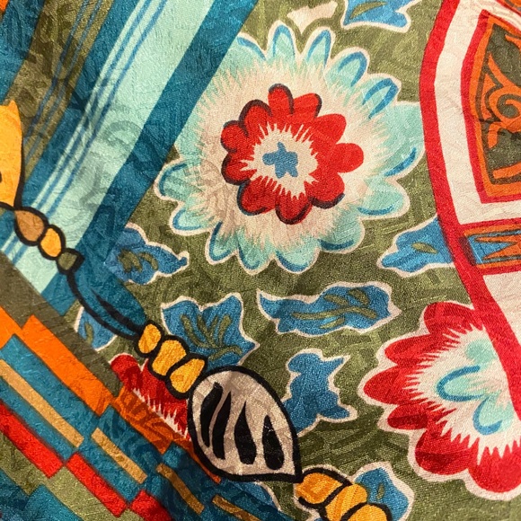 Vintage Louis Feraud silk scarf - Picture 8 of 8